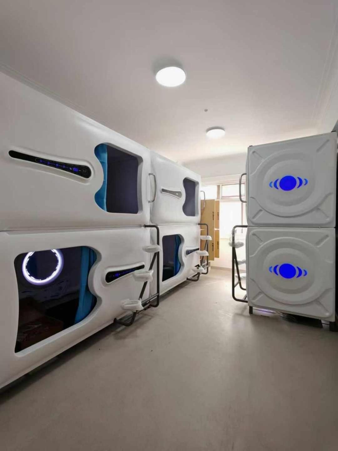 Hostel Space Capsule 马德里 外观 照片
