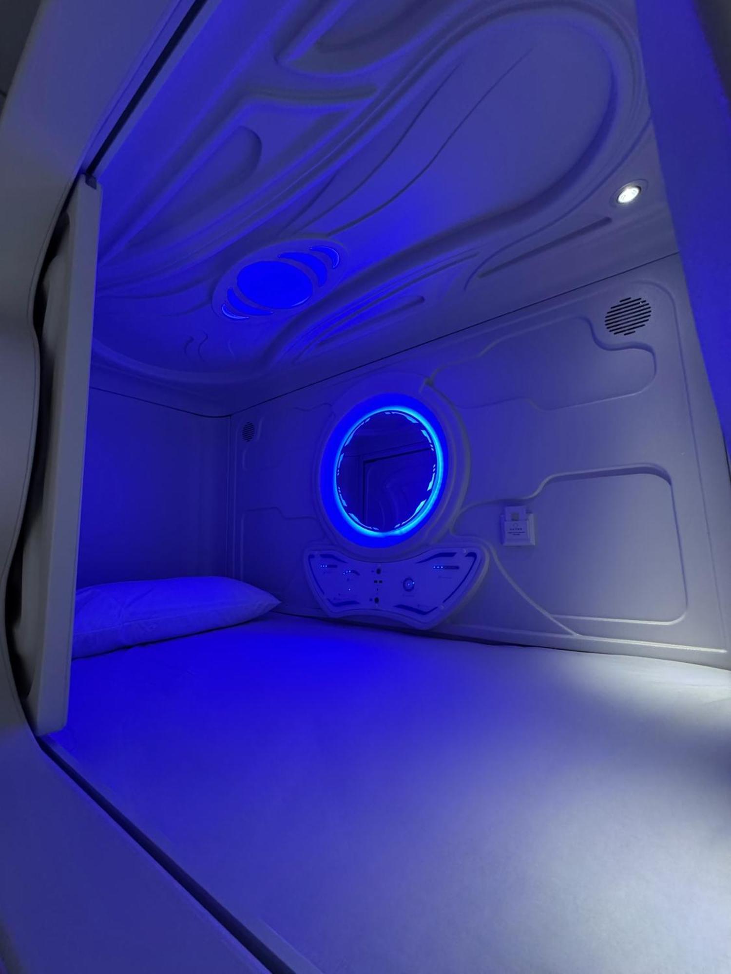 Hostel Space Capsule 马德里 外观 照片