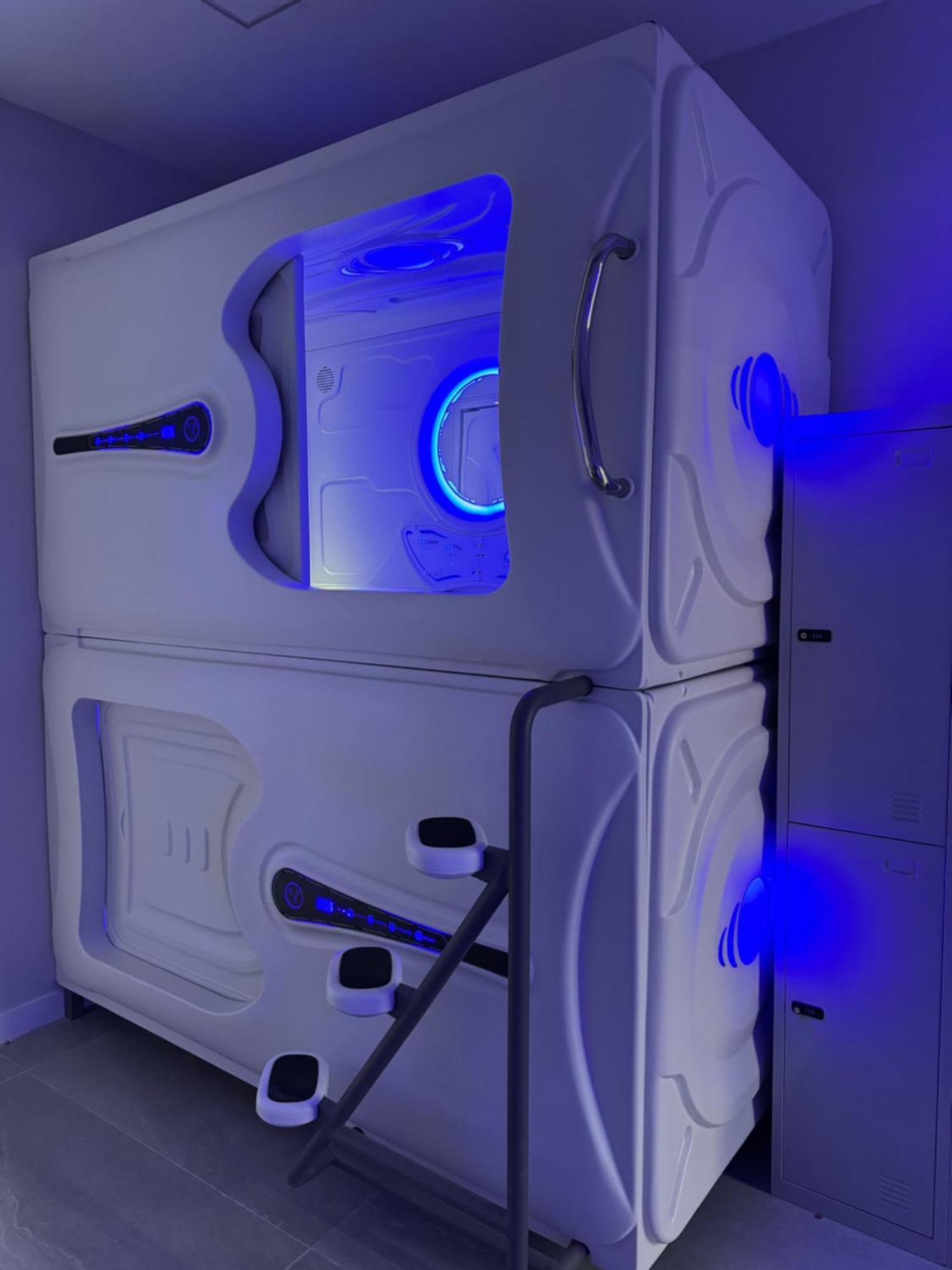 Hostel Space Capsule 马德里 外观 照片