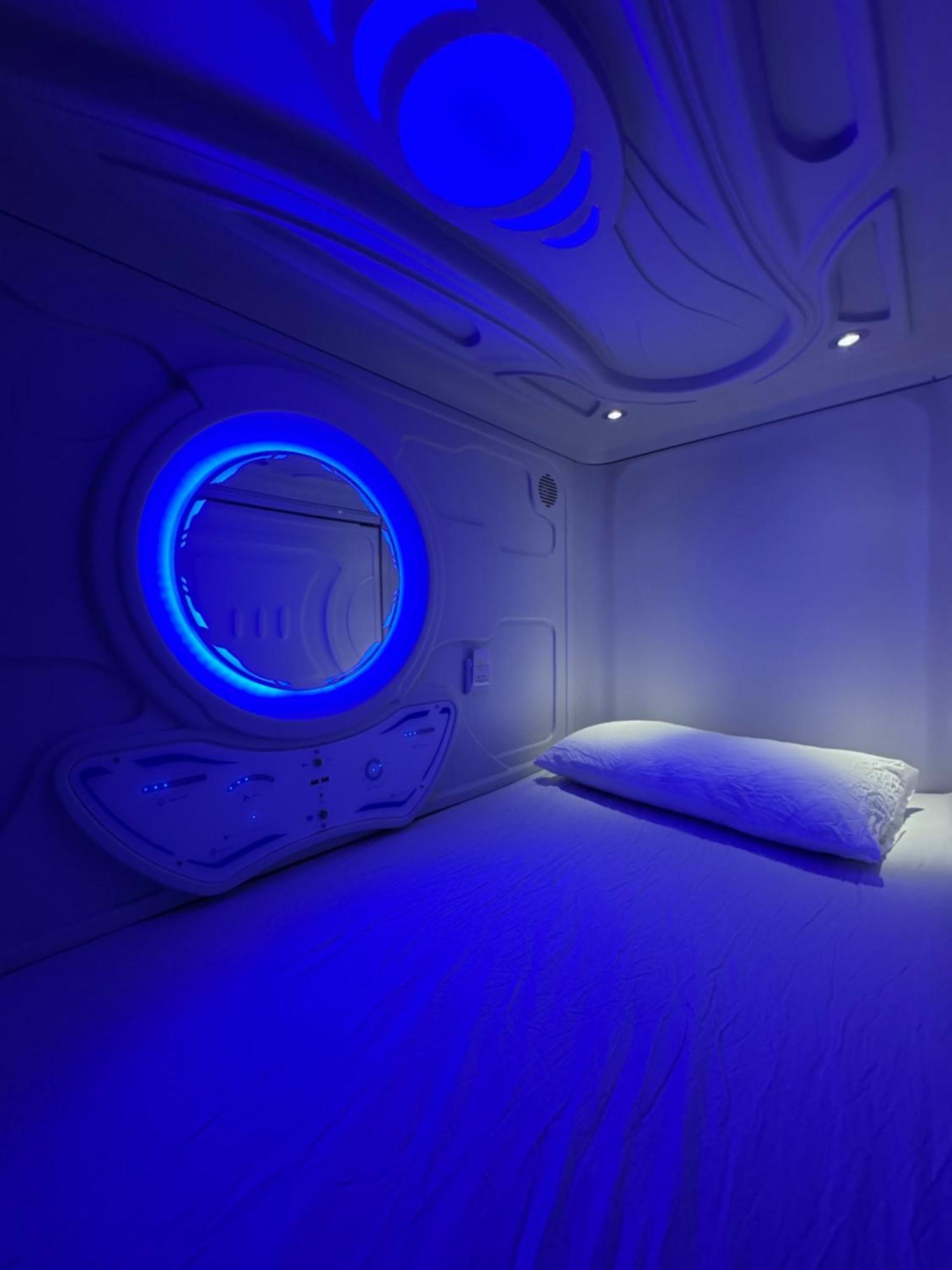 Hostel Space Capsule 马德里 外观 照片