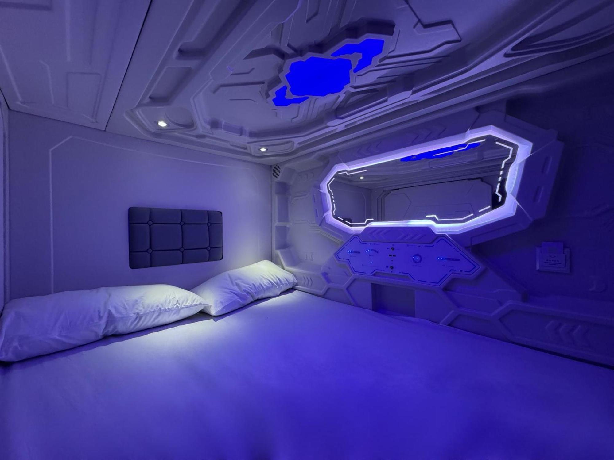 Hostel Space Capsule 马德里 外观 照片