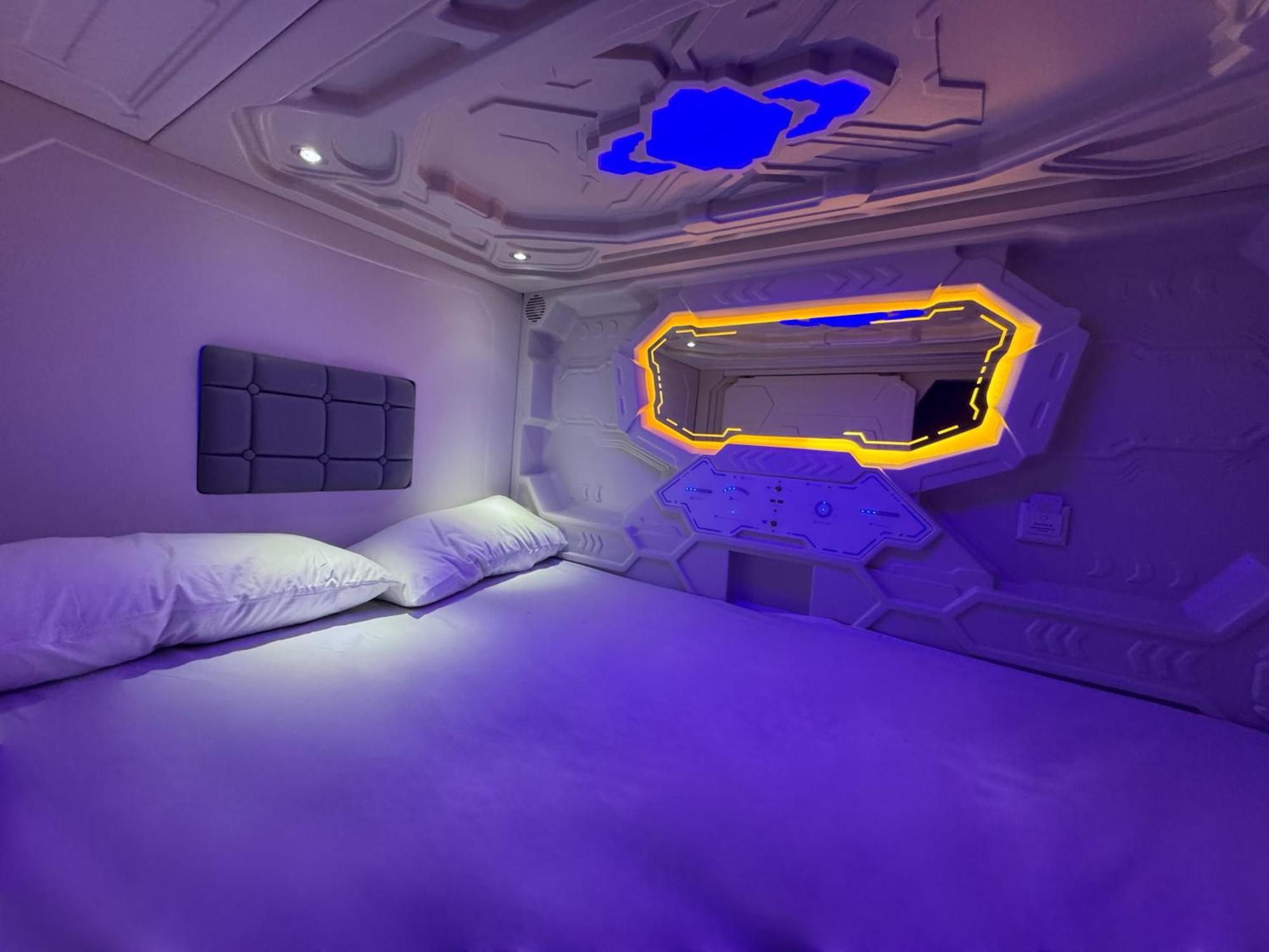 Hostel Space Capsule 马德里 外观 照片