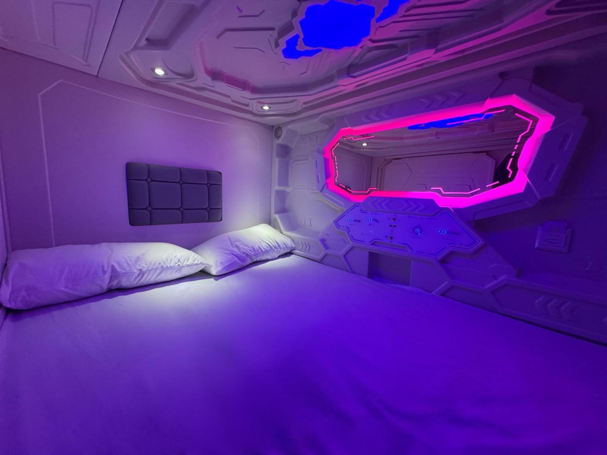 Hostel Space Capsule 马德里 外观 照片