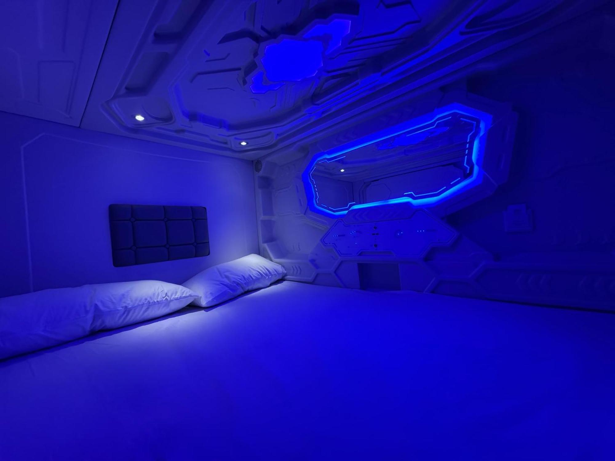 Hostel Space Capsule 马德里 外观 照片