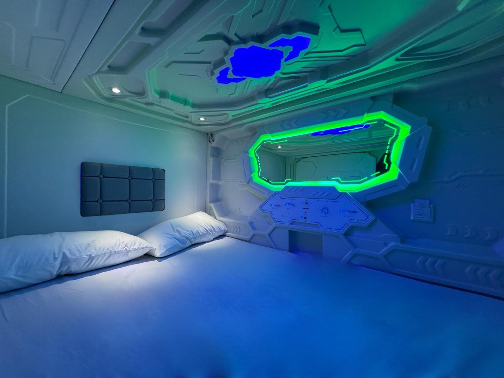 Hostel Space Capsule 马德里 外观 照片